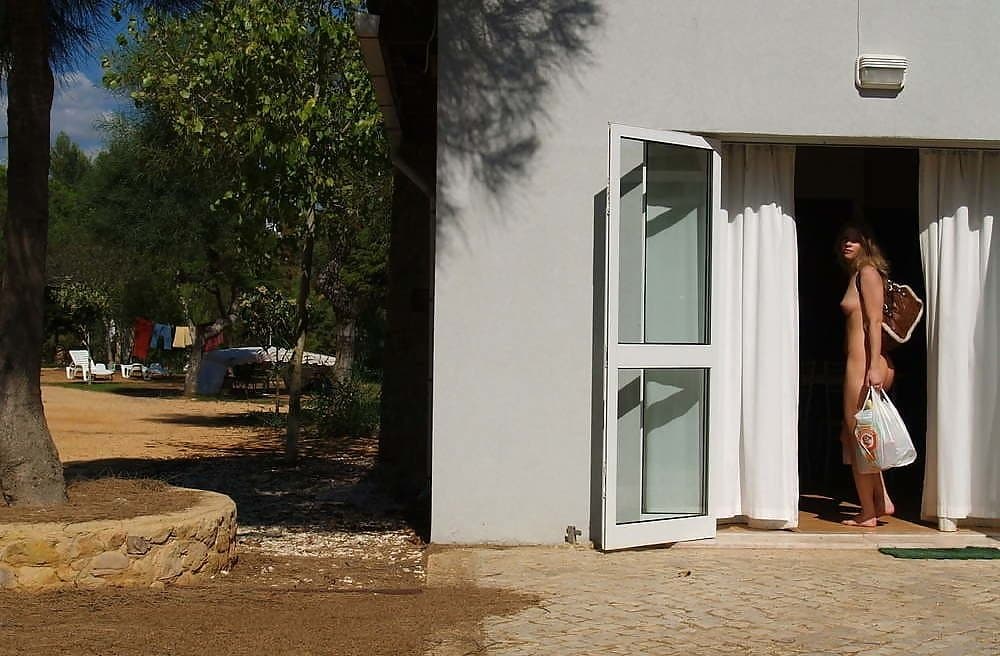 Photoshoot on nudism parc in France with Carolina