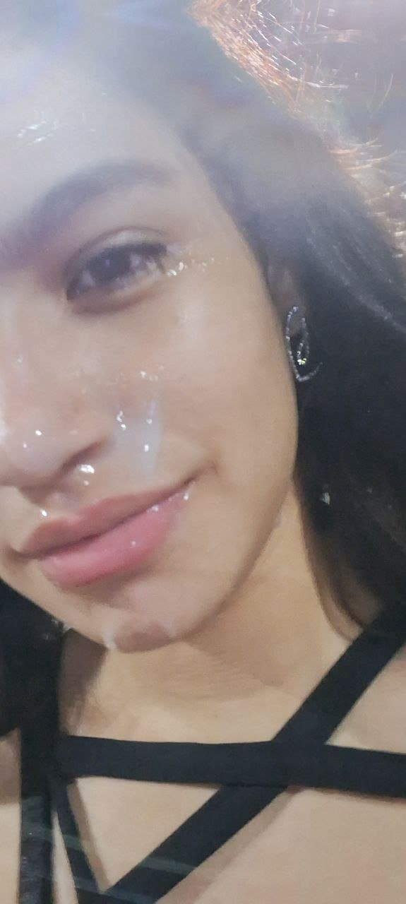 Tomou gozada na cara e saiu na rua com a cara cheia de porra