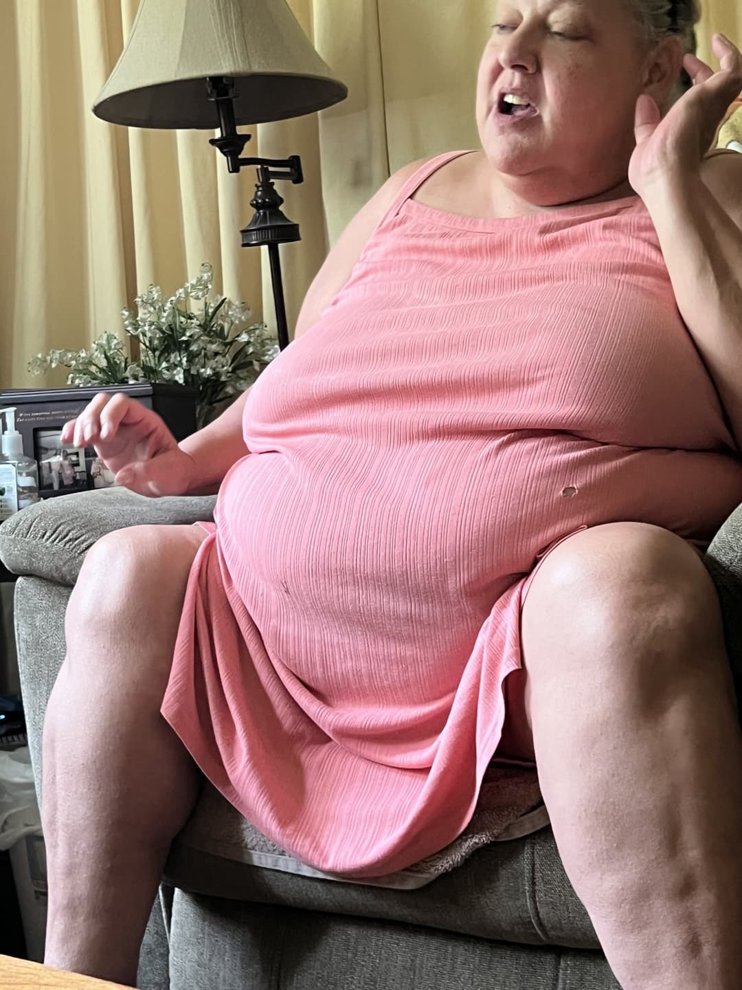 Real ssbbw mom candid too fat to stand and cook but fat enough to fuck