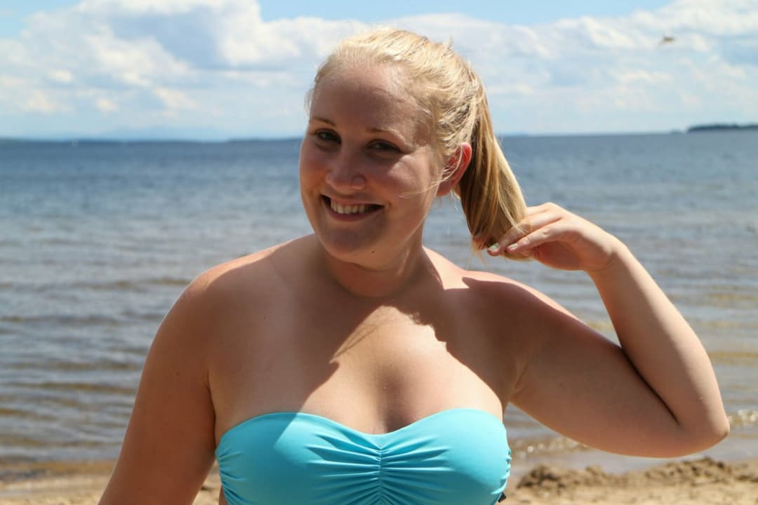 Beached Whales? Whores An Shores? BBWs at the seaside, tasting the spume ;)