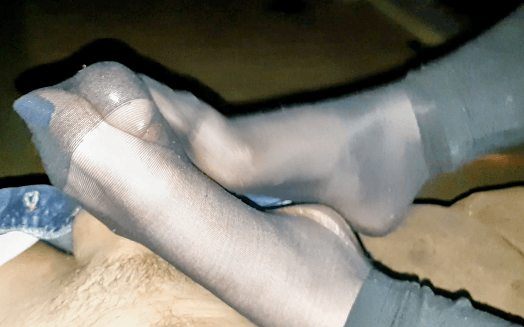 Stepmom footjob stuck inside nylon socks