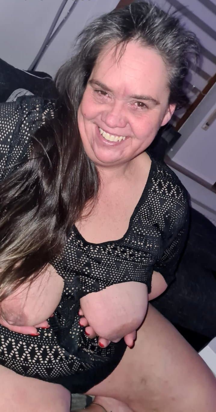 Ich muss sie einfach zeigen meine geile Cousine Beate Ilgen.