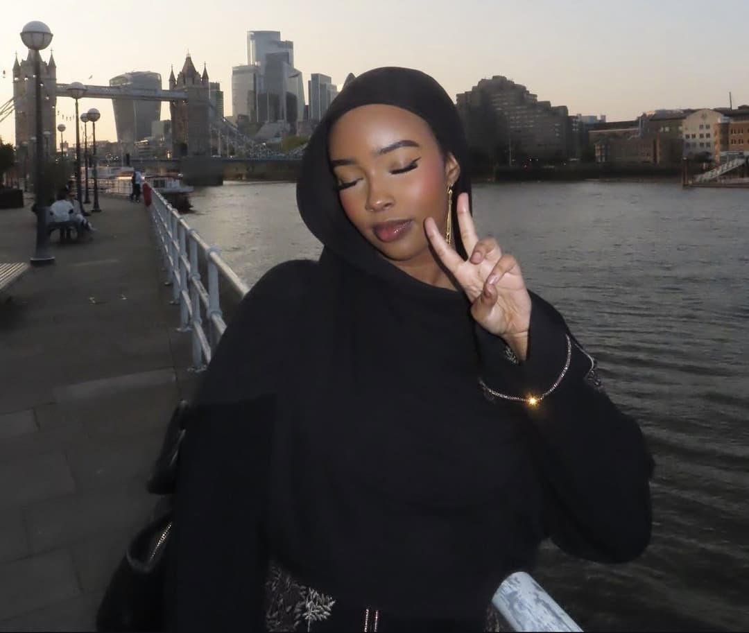 thick hoejabi somali bitch with thick body and cock sucking lips