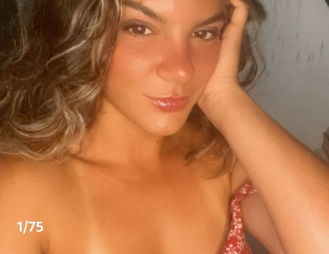 MeetMe streamer: Alice--is doing laundry with a really tight ass????????? Enjoy!!!