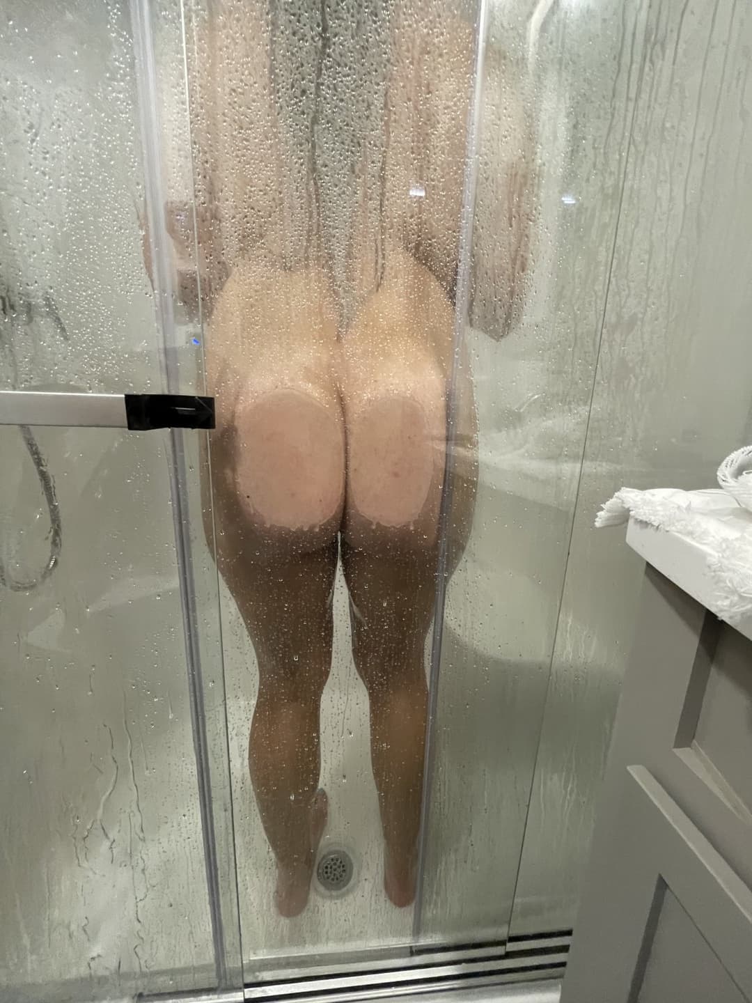 Hot wife ass needs to be fucked