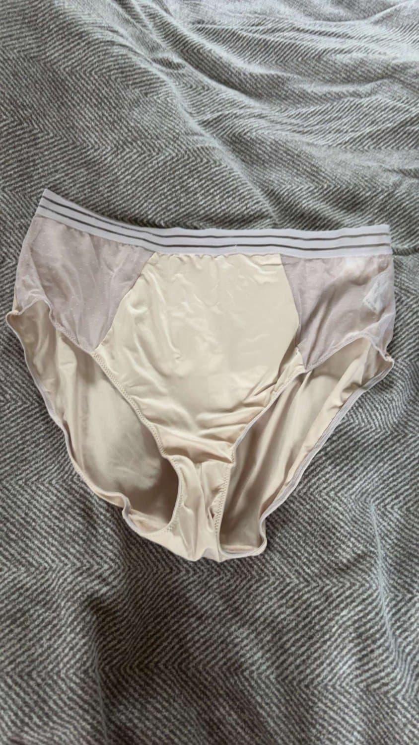 Click to view full size Mother and daughters panties comparison