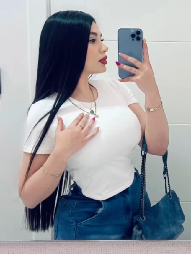 Chica buchona hermosa y de muy buen cuerpo