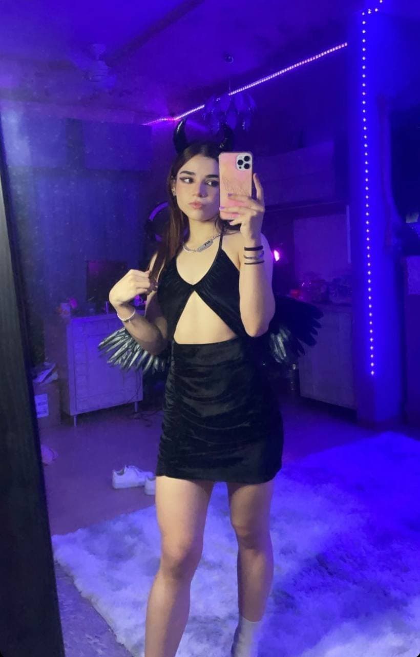 ALANA FLORES PACK COMPLETO XXX C8LO Y T3TA2 CUERPO PERFECTO DESCARGUENLO