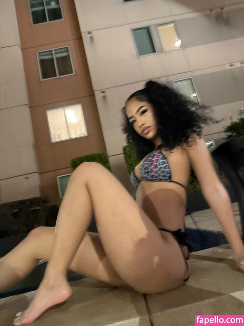 Aya so fucking sexy she needs her ass ate and fucked!