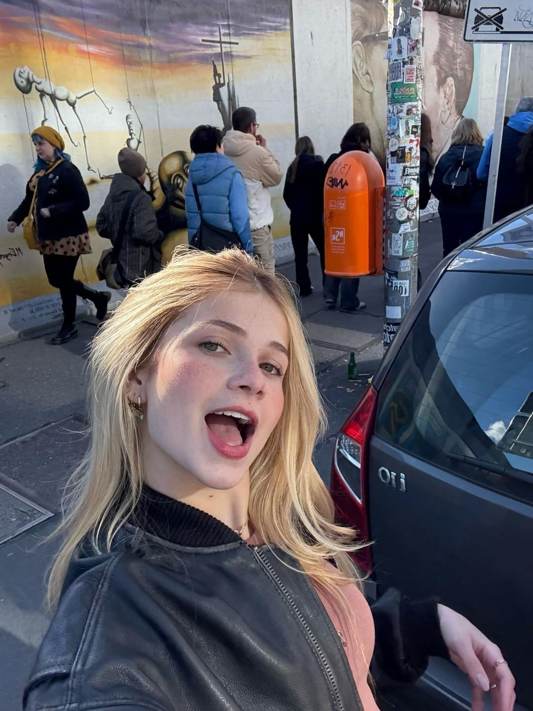 Arrasa Lana , fotos delicias...Lana Negrini a beleza loira , muito goostosa !!!