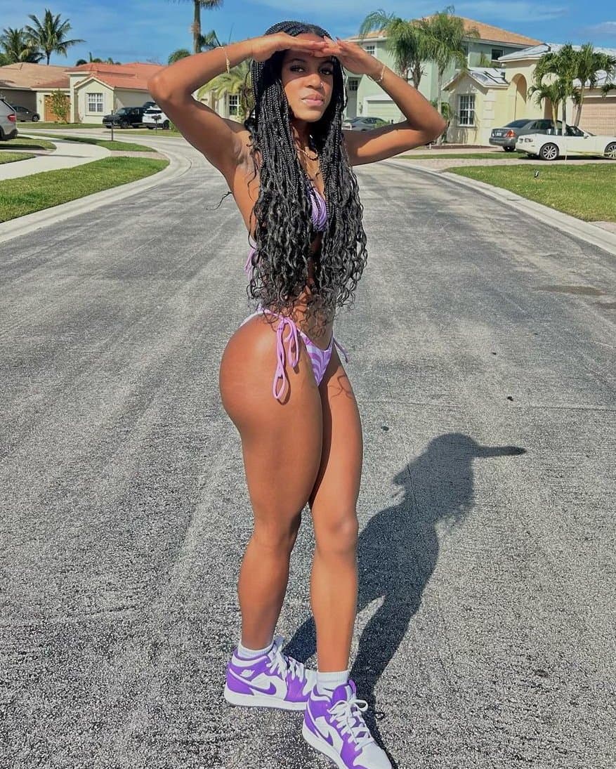 Ebony College Athlete Katiana (Bikini)(Uniform)