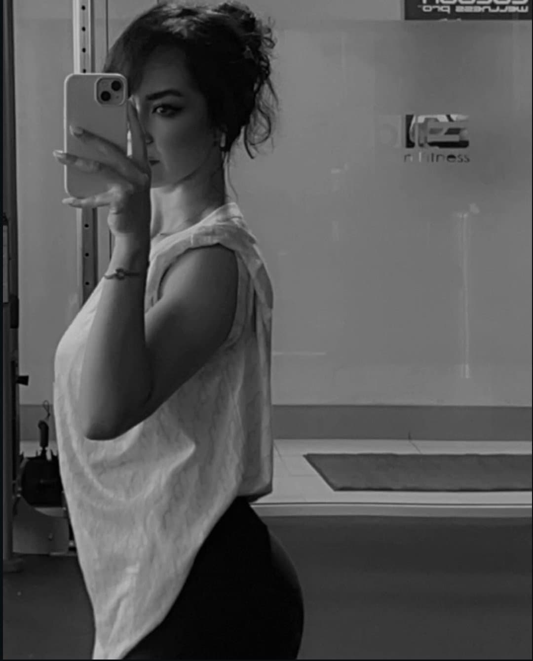 Afghan girl Sumaya sucking dick