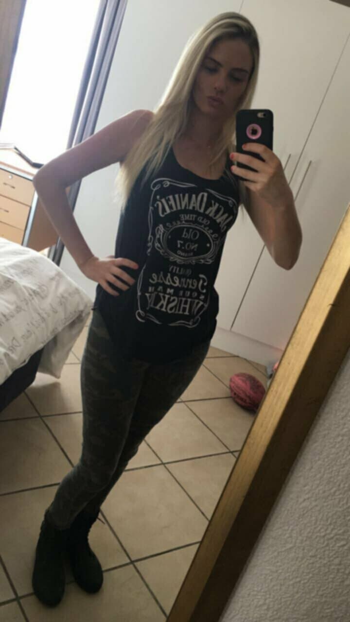 Bridget Sexy chatpic slut repost to your page Before she goes private get her on the hot page