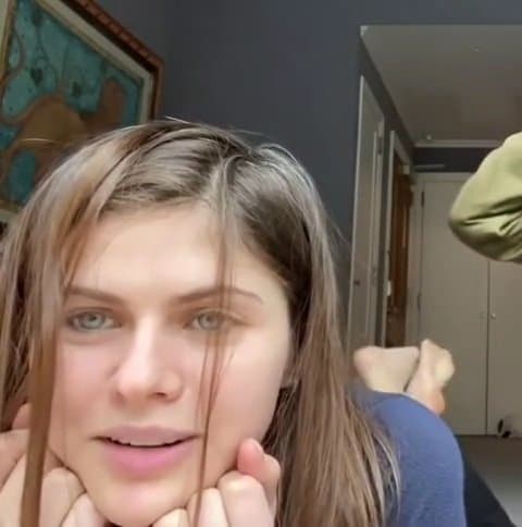 i swear Some feet were made for kissing ?????