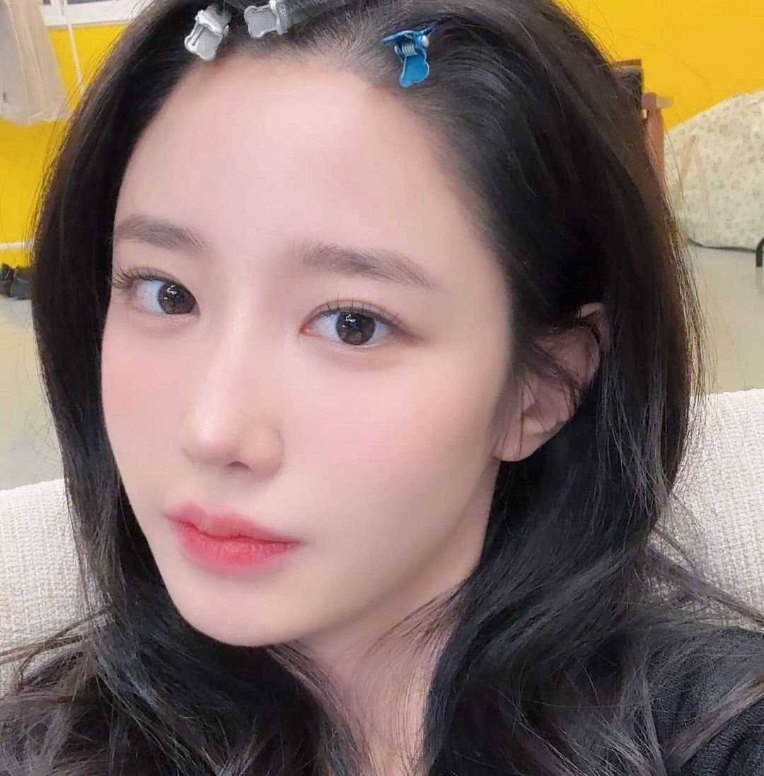 *EXCLUSIVE K-POP UPSKIRT LEAKS* - Johyun