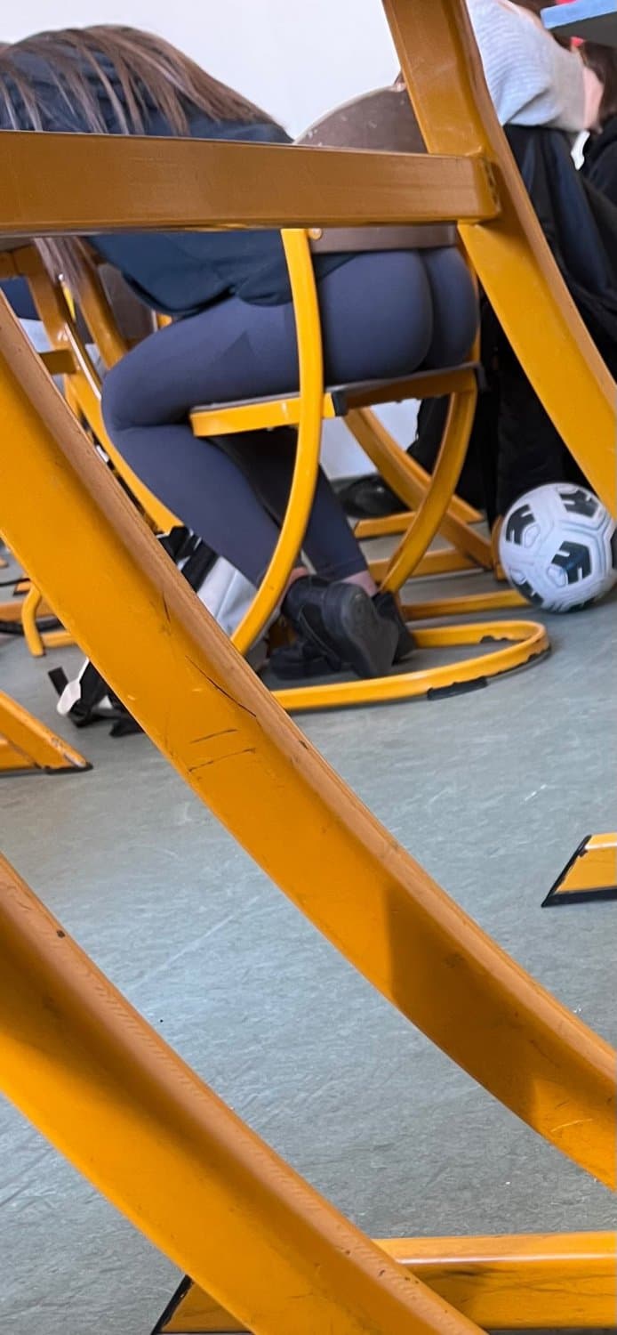 Click to view full size This ass in leggings wants to eat her ass