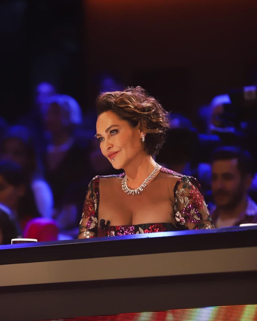 Turkish mature Singer Hülya Avşar