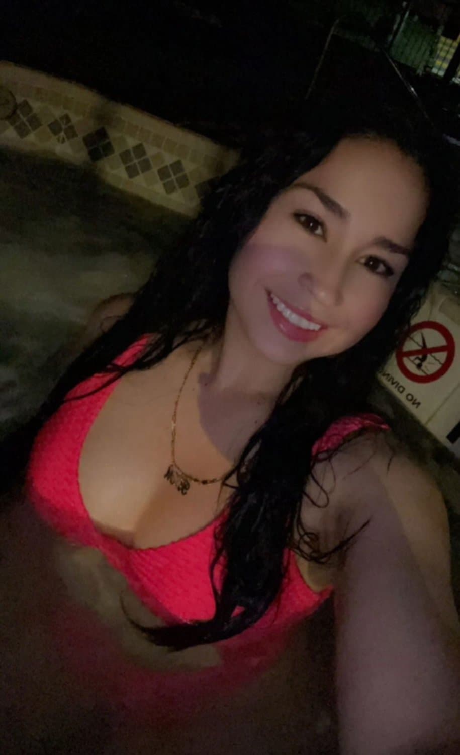 Click to view full size IG: Soy_Isisbm beautiful latina with perky tits and sexy feet