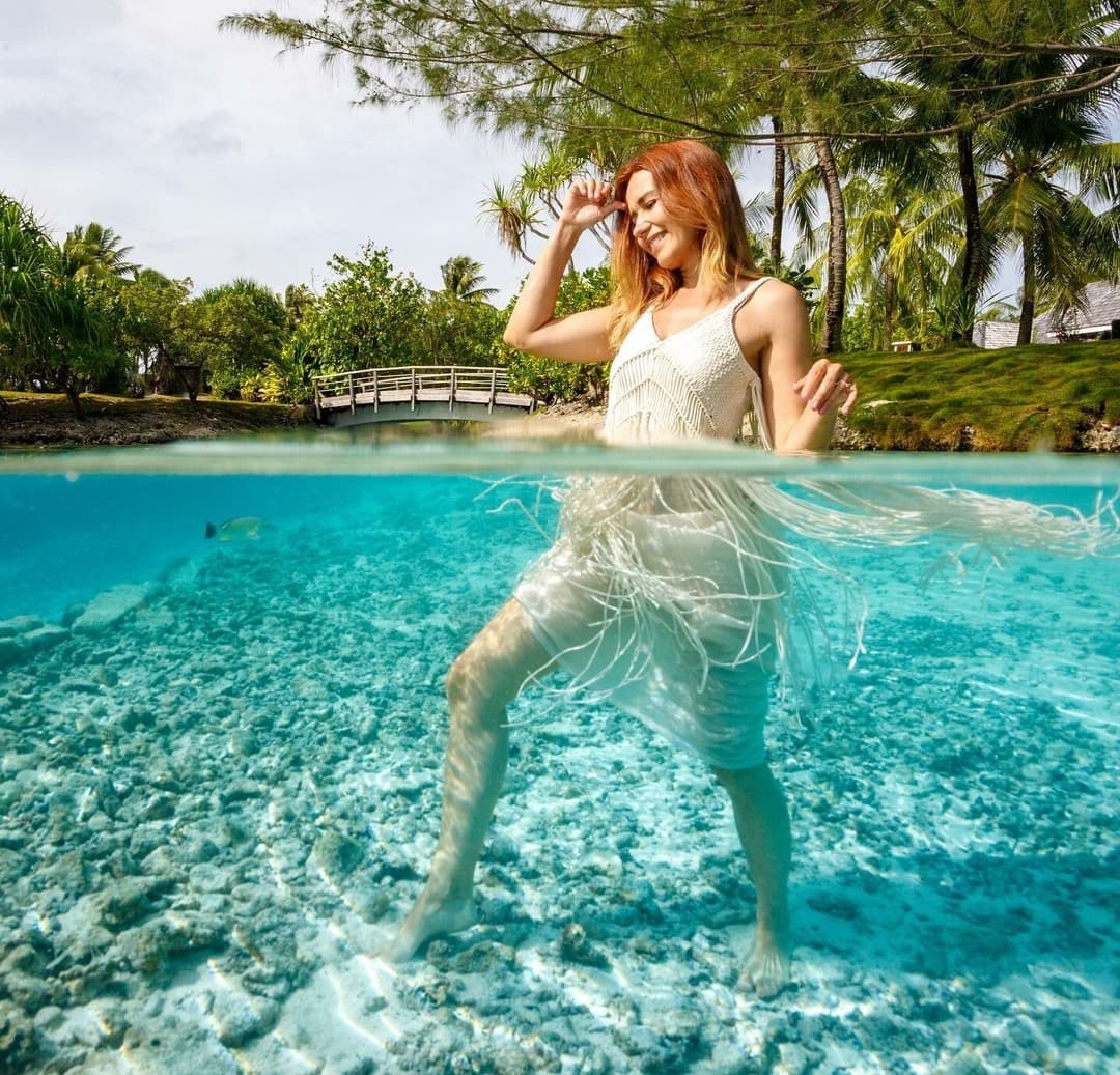 Elizabeth milf vocal coach