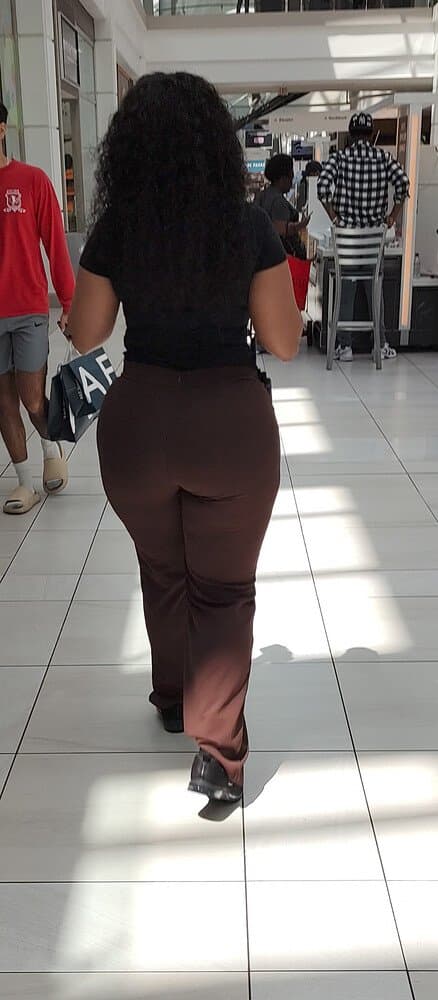 Click to view full size 2 Big Booty Latin Sisters At the Mall