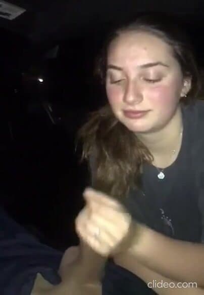 Aliana giving head for money in car