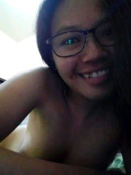 pacar cantik hijab sayang kacamata memek