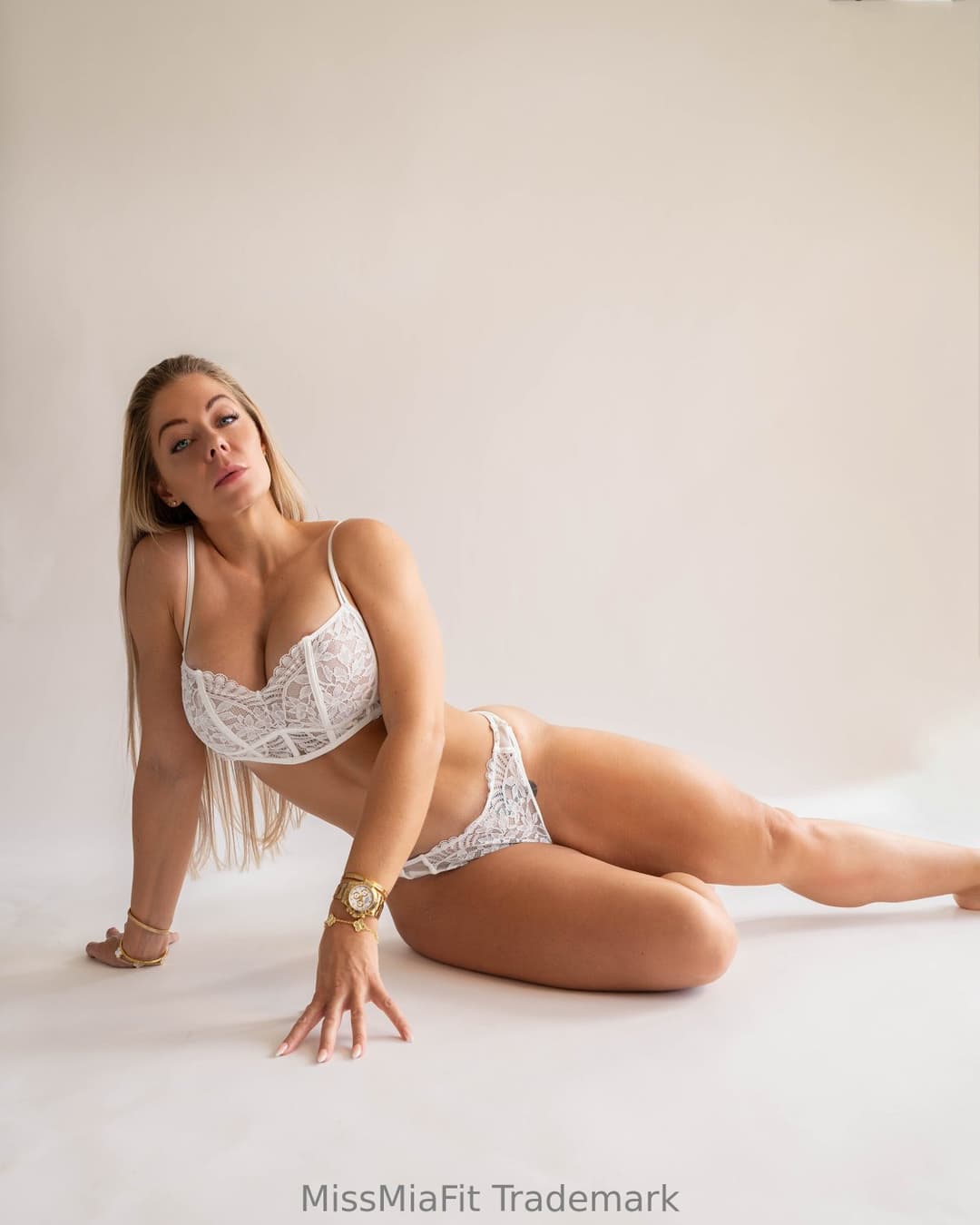 Click to view full size Longing white OF LEGEND