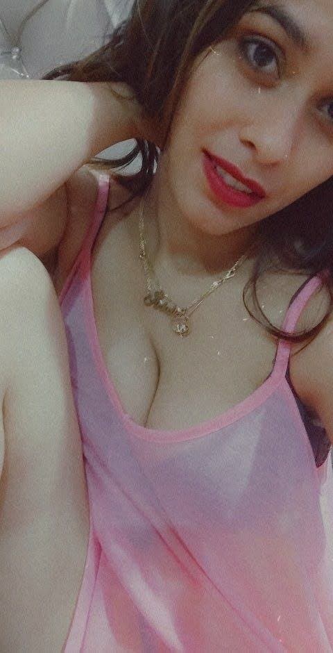 This Punjabi Goddess Have The Best Set of Fluffy Boobs