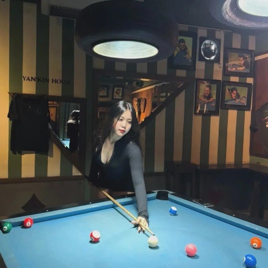 Your favorite naughty MILF-in-training ?Big girl energy only