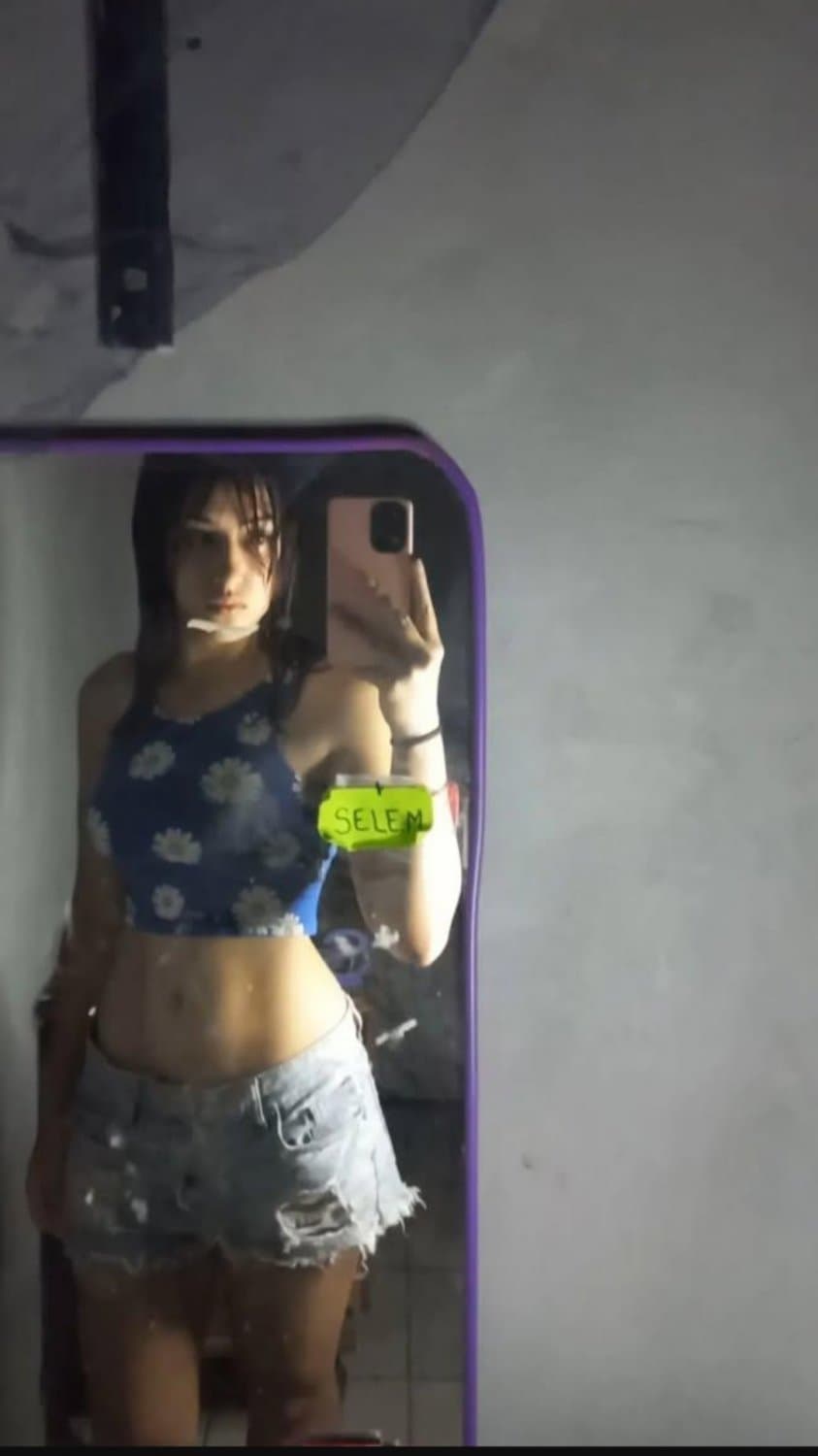 putita se llama selena egresada 25 de buenos aires su ig es selenamz.arg (aporte de un seguidor)