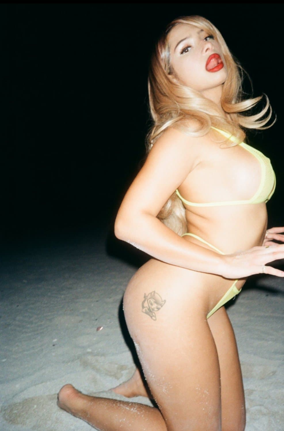 Bottle Girl Is Always Ready to Fuck