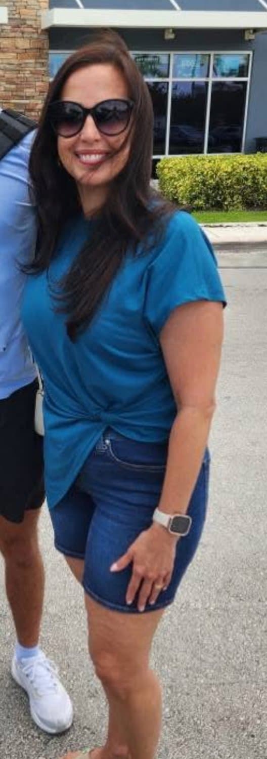 MILF with Big boobs and nice dick sucking lips