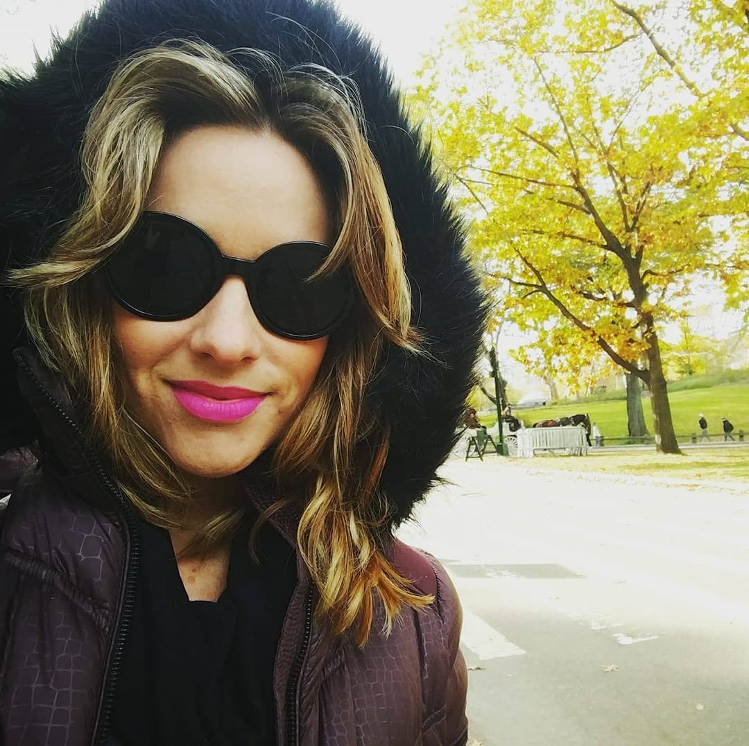 Hillary looks just as sexy now as she was when she did a double feature for G G W