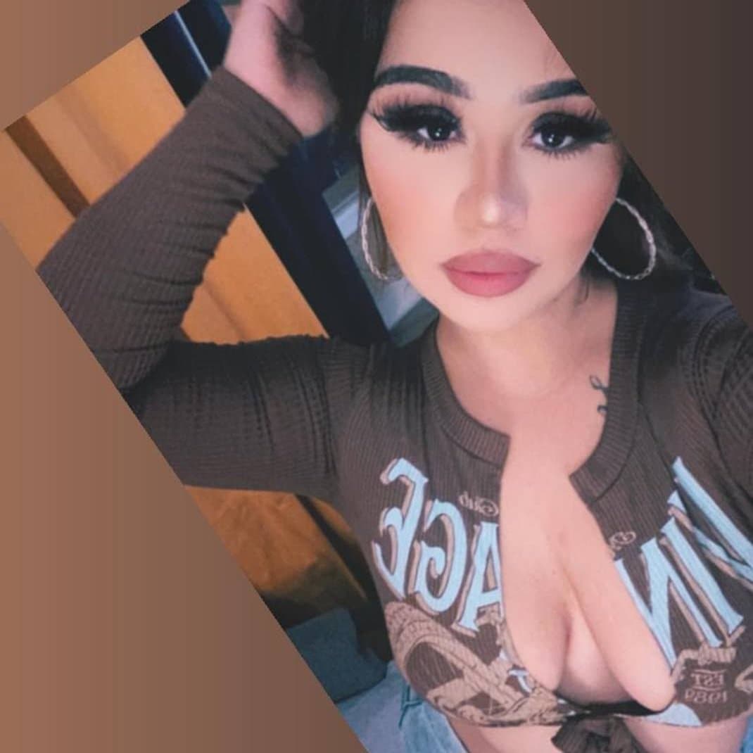 Samantha this bitch gives nasty head