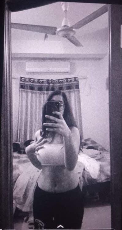 Desi Bangladeshi Cute GF Showing Rubbing Pussy