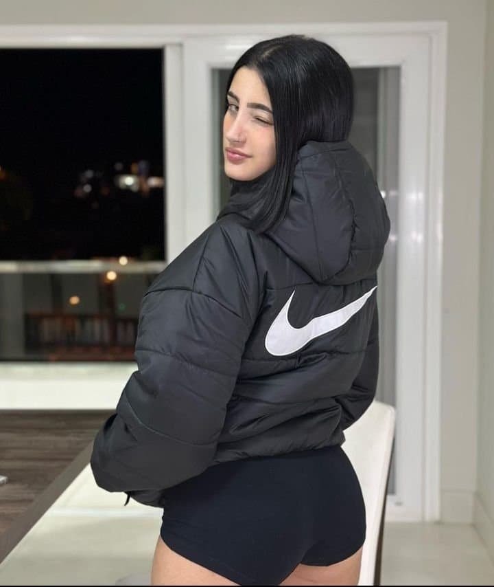 Click to view full size Famosinha deliciosa