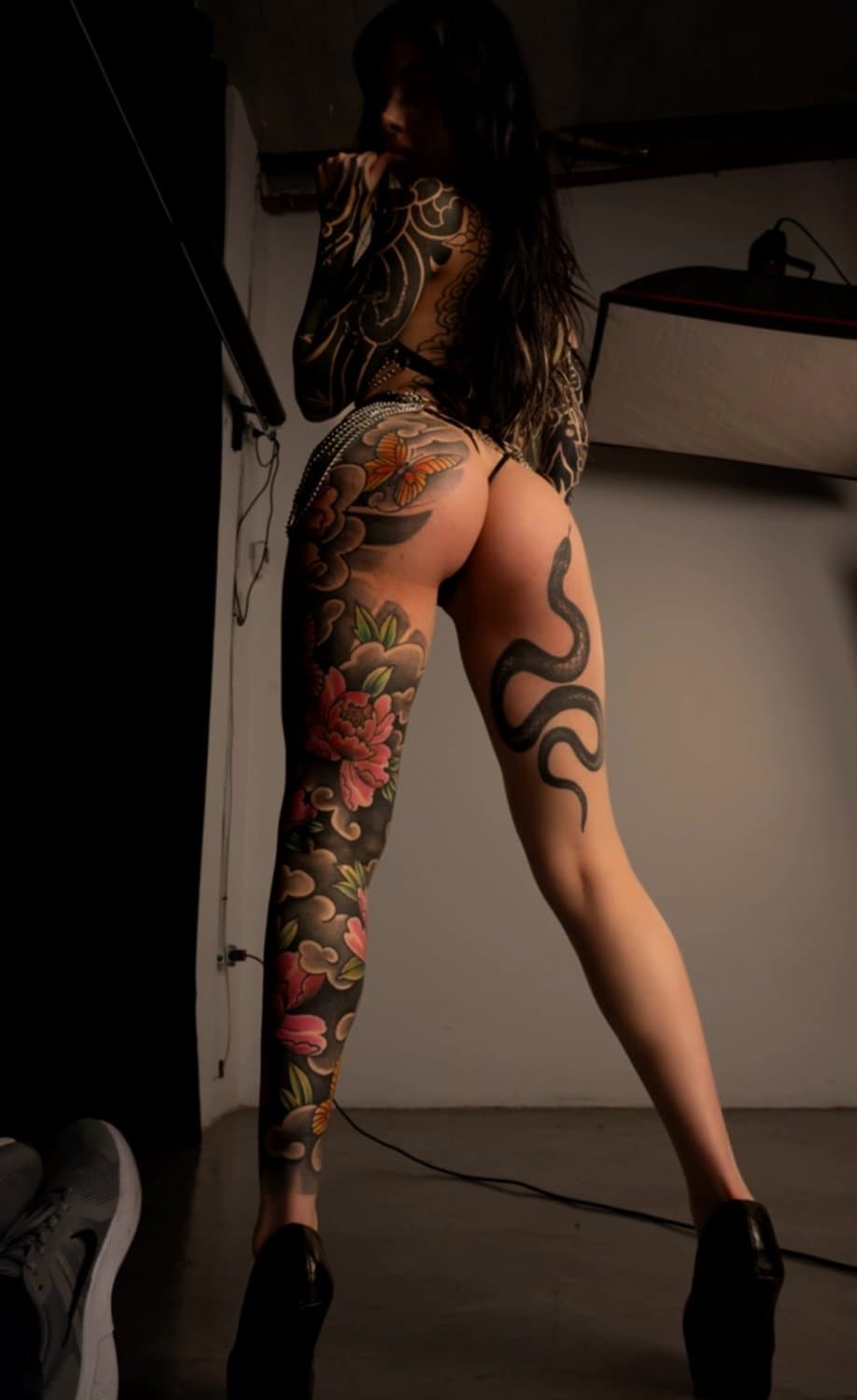 My ass looks too good to lick and fuck