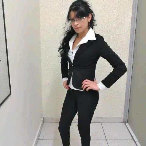 Vendedora mexicana sexi de Elektra