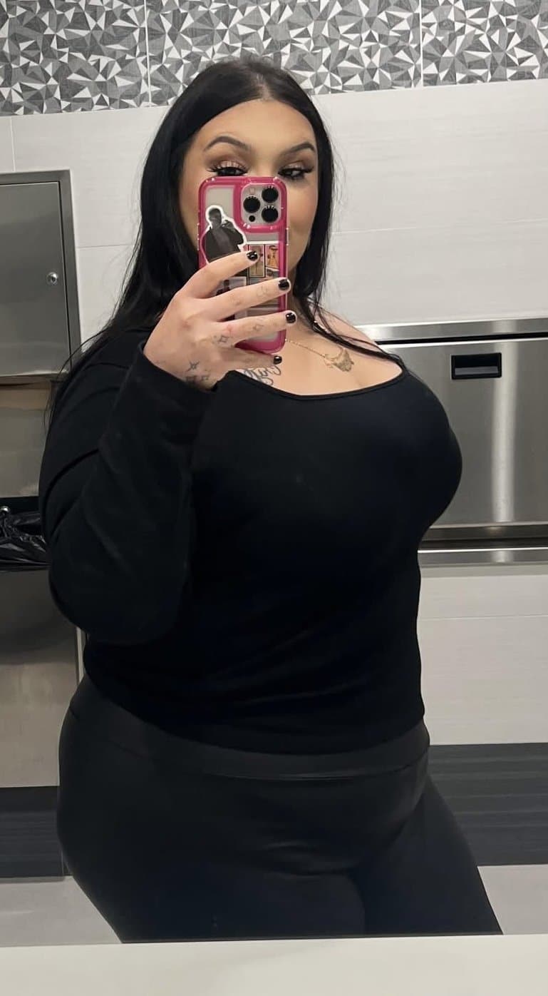 Fat BBW hoe loves showing her big tits and body she sucks dick so good