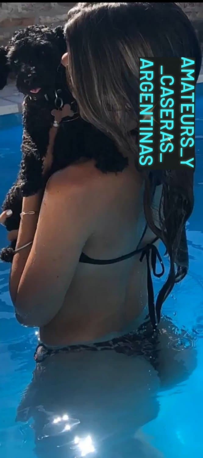 Bien, nada. Los dejo con la rosarina esta y tremendo ojete. S0f1 m4nin0. Esta herniada la hdp!!!3