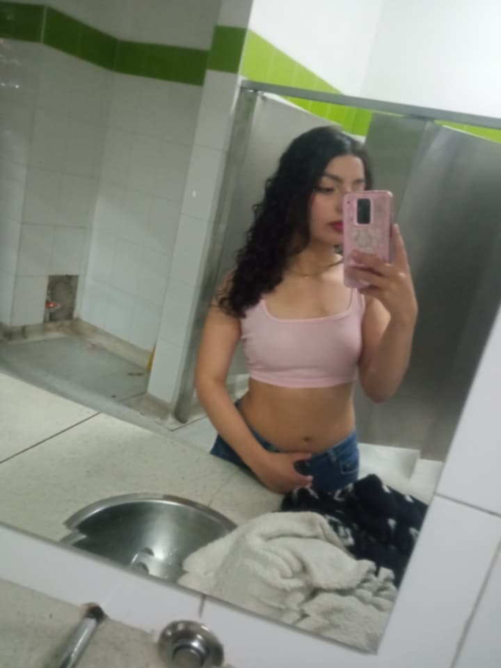 Mi nva Colombiana adolescente de culo grande