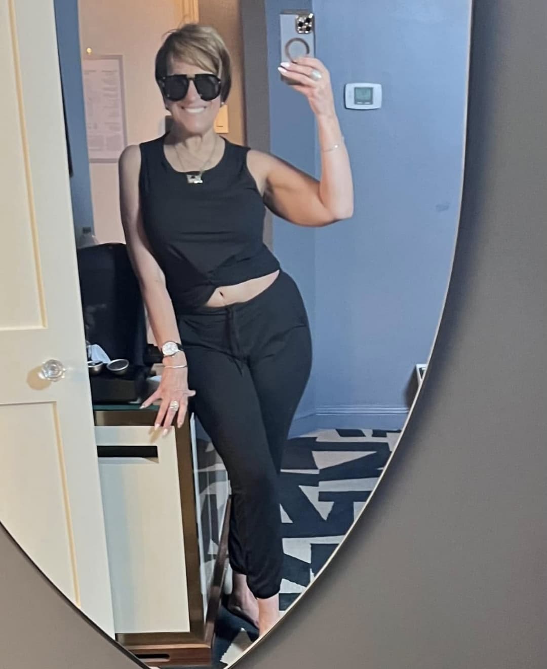 Thick Gilf flight attendant 3