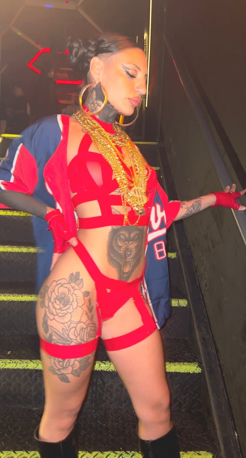 Red looks good on me, but your attention looks better