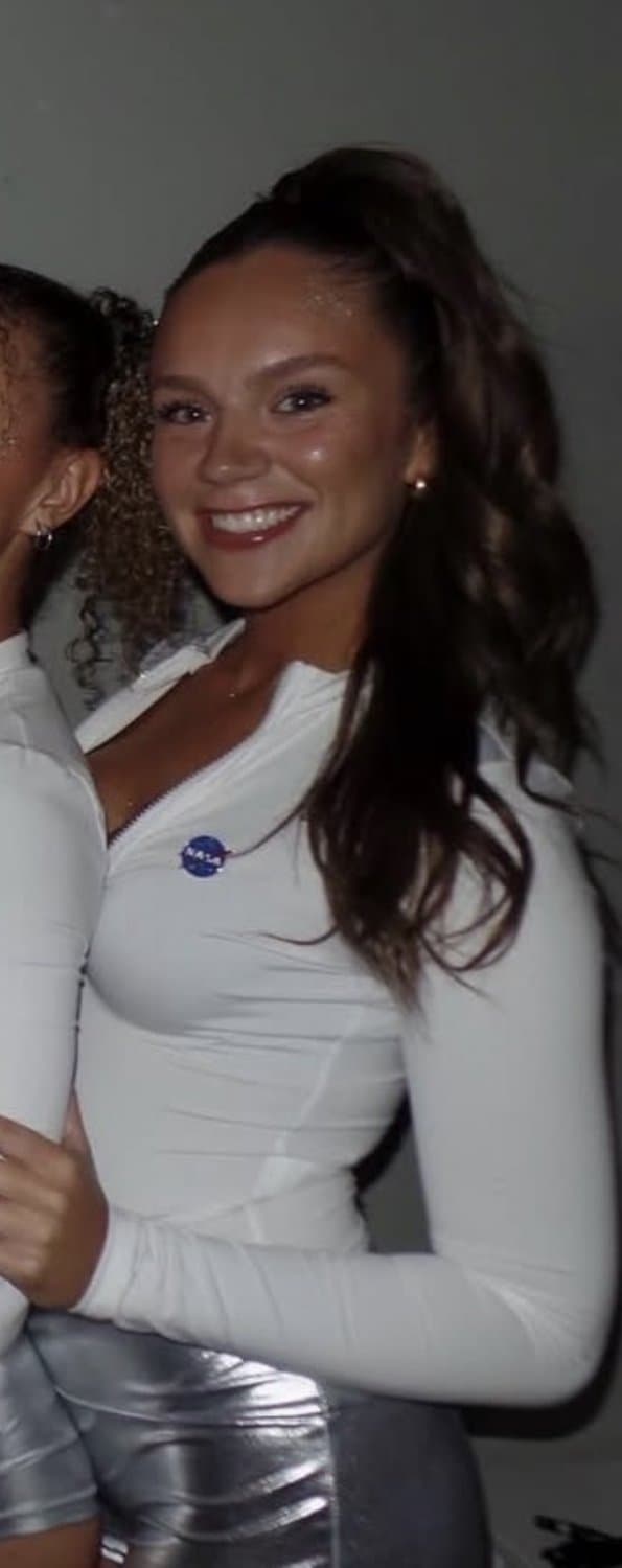 Sophomore Blonde Stunner with a gorgeous facecard