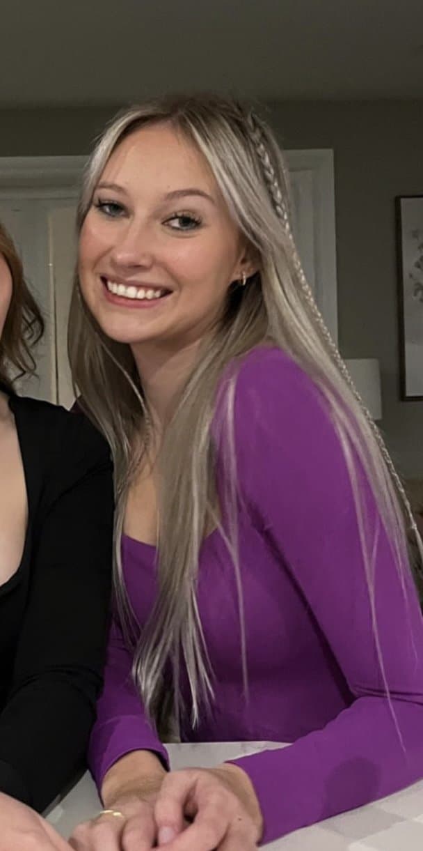 Click to view full size In case any BBC missed when I posted my drunk snowbunny cousin earlier. Hmu for more