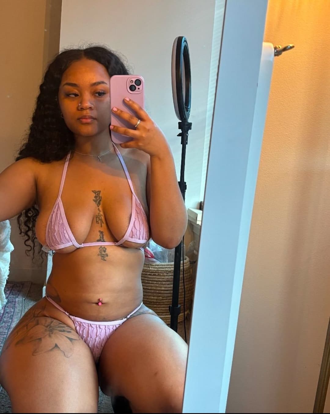 Available for services, both incall or outcall and car date,hmu if you wanna meet&Fuck?????