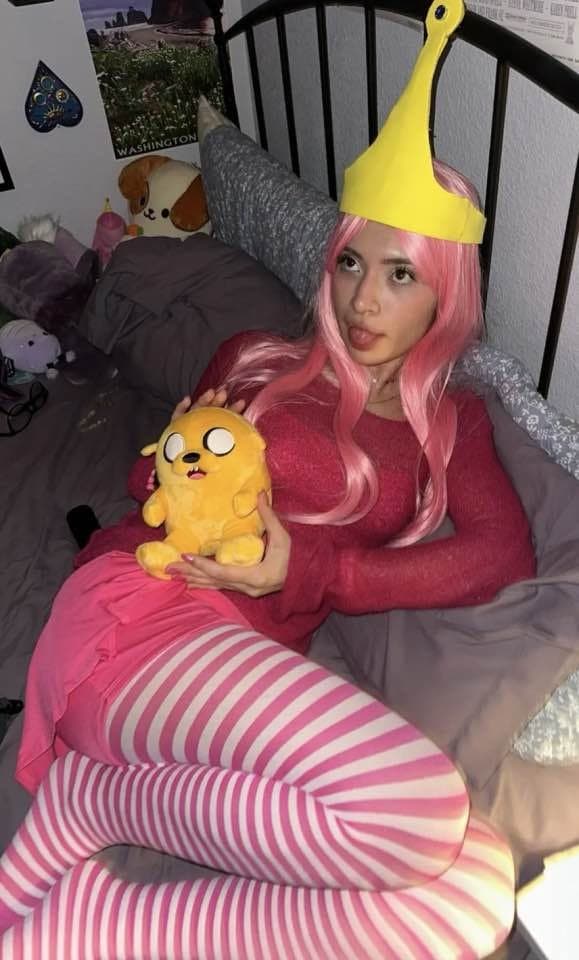 Tight Latina Slut Daniella needs to be tribbed for her beta bf