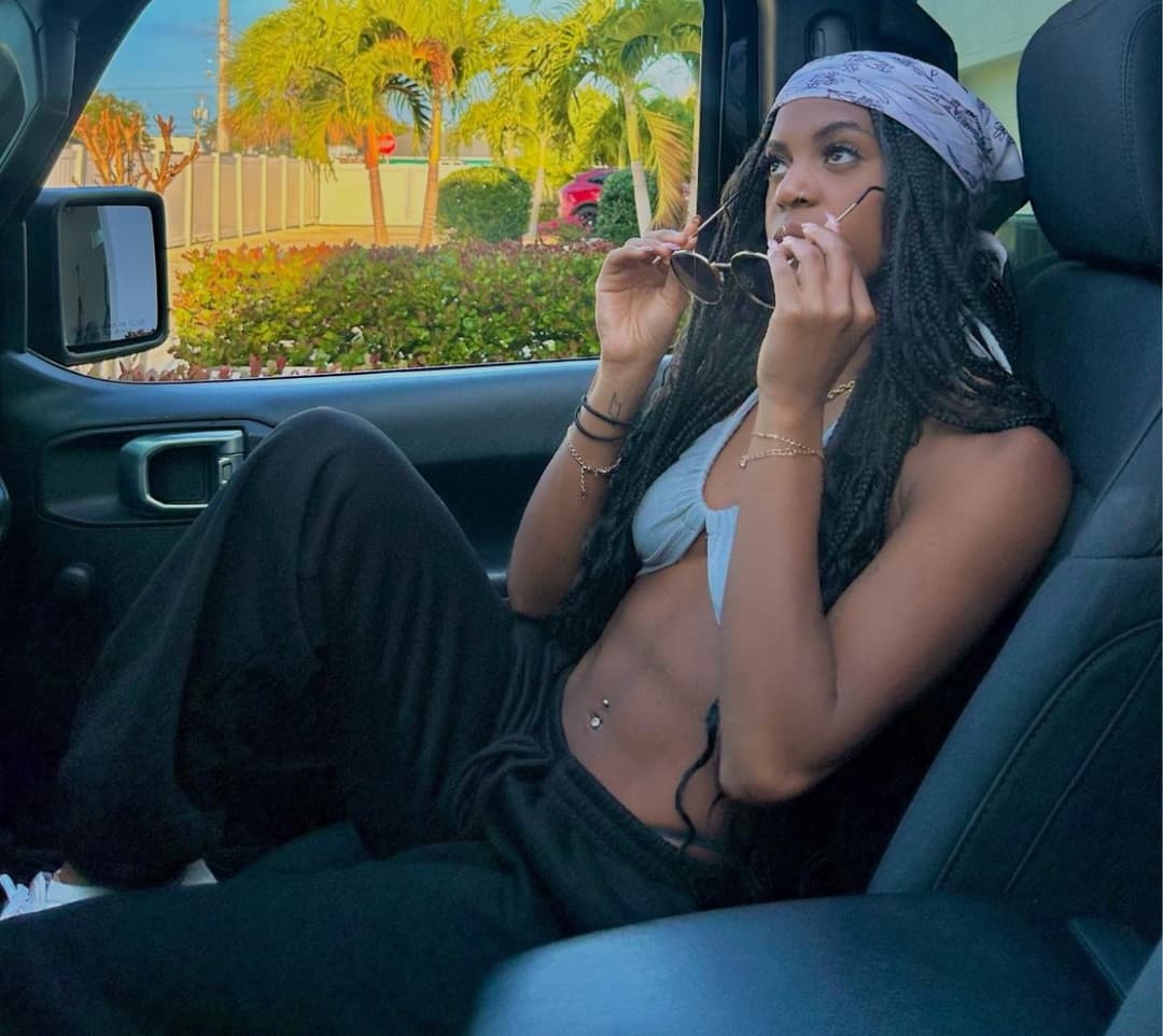 Ebony College Athlete Katiana (Bikini)(Uniform)