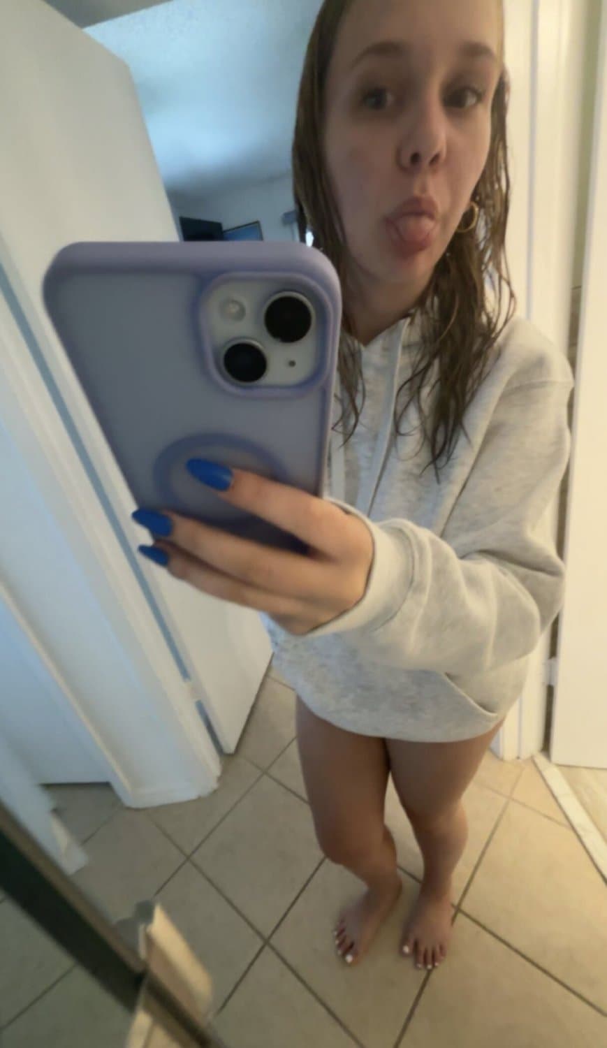 Poor Courtney, Her BFs 15 seconds of Risky Behavior is gonna lead to some serious trust issues