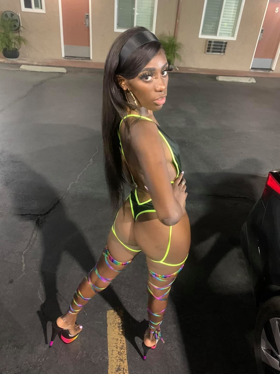 Miami Florida ebony stripper Hennessy Lewis/ billiondollahenn sucking dick and getting backshots